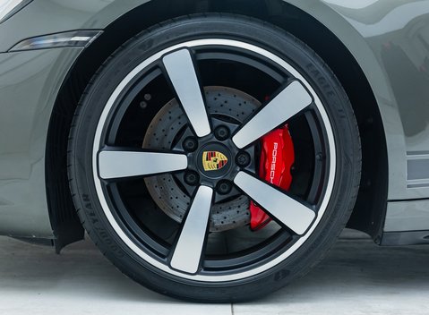 Porsche 911 Targa 4S (992) 35