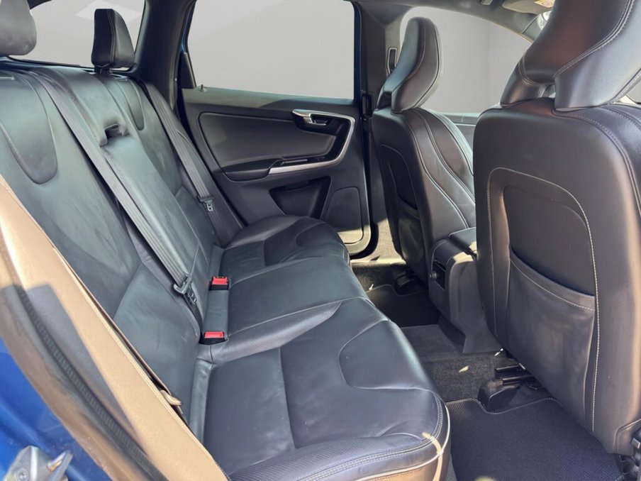 2017 Volvo XC60 — image 32