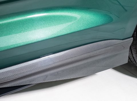 Aston Martin DBX 707 33