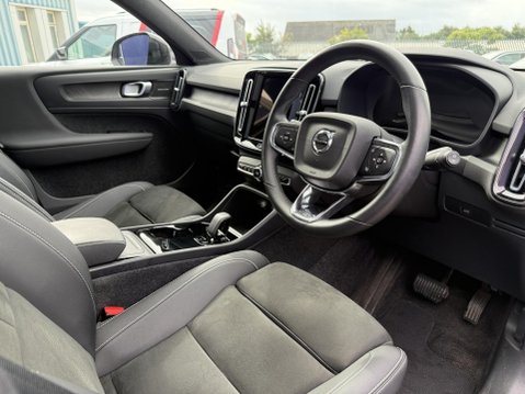 Volvo XC40 Recharge 69kWh Ultimate SUV 5dr Electric Auto (231 ps) 2
