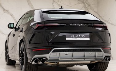 Lamborghini Urus 3