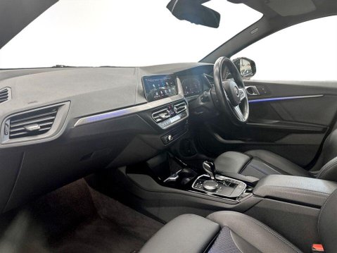 BMW 2 Series 1.5 218i M Sport Saloon 4dr Petrol DCT Euro 6 (s/s) (136 ps) DAB Radio - Re 15