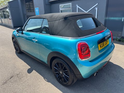 Mini Convertible COOPER 18