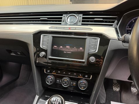 Volkswagen Passat 2.0 TDI BlueMotion Tech GT Euro 6 (s/s) 5dr 63