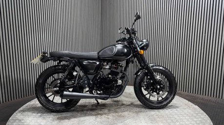 Mutt FSR 2021 ONLY 7K MODERN RETRO 125CC LEARNER BIKE LONG MOT 1