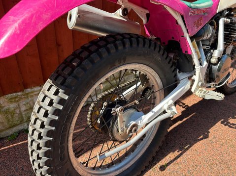 Yamaha Ty 250 PINKY 1992 TRIALS BIKE. MONO SHOCK 15