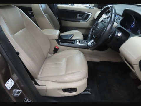 Land Rover Discovery Sport 2.0 TD4 HSE Black SUV 5dr Diesel Auto 4WD Euro 6 (s/s) (180 ps) 6