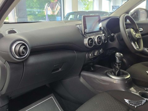 Nissan Juke 1.0 DIG-T Acenta Euro 6 (s/s) 5dr 21