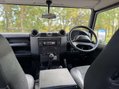 Land Rover Defender 2.2 Defender 90 XS Hard Top TD 4WD 5dr 27