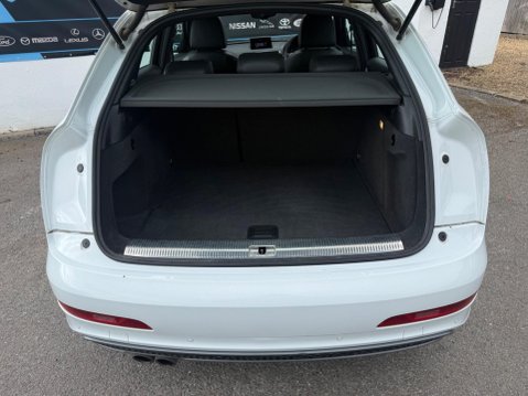 Audi Q3 2.0 TDI S line S Tronic quattro Euro 5 (s/s) 5dr 54