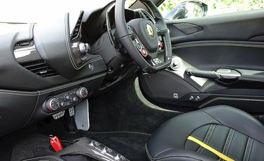 Ferrari 488 Spider 27