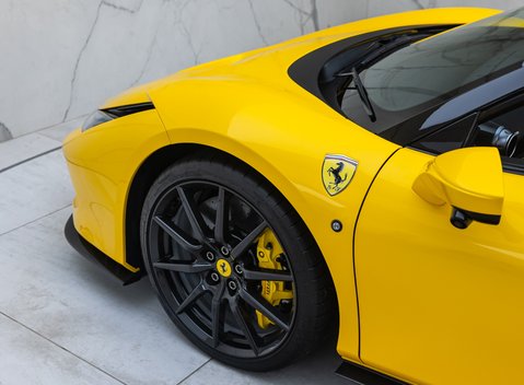 Ferrari F8 SPIDER 53