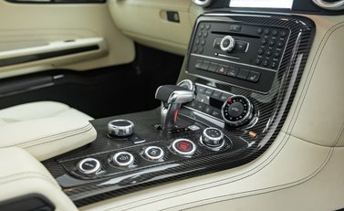 Mercedes-Benz SLS AMG 27