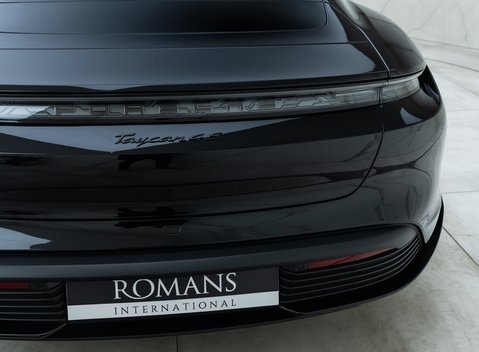 Porsche Taycan 4S 27