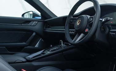 Porsche 911 Carrera 4 GTS (992.2) 13