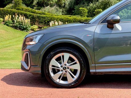 Audi Q2 TFSI S LINE 8