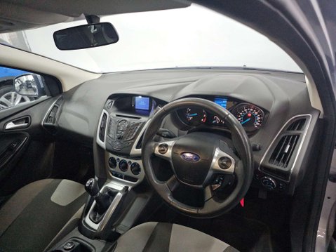 Ford Focus 1.6 Focus Zetec 105 5dr 12