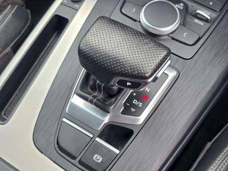 Audi Q5 2.0 TDI S line SUV 5dr Diesel S Tronic quattro Euro 6 (s/s) (190 ps) 45