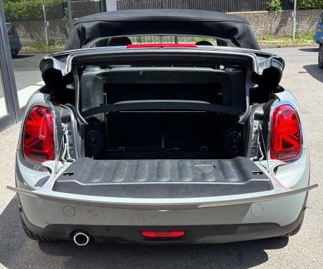 Mini Convertible Cooper 1.5 Petrol Manual Chili + PARKING ASSISTANT + VISIBILITY PACK 10