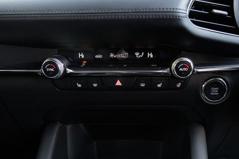 Mazda 3 GT SPORT TECH MHEV 32