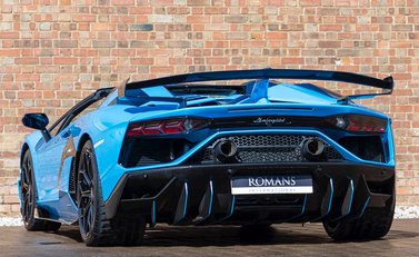 Lamborghini Aventador SVJ LP 770-4 Roadster 3