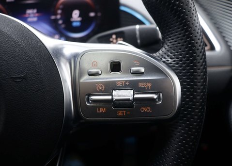 Mercedes-Benz EQC EQC 400 AMG Line Premium plus 4Matic 4WD 5dr 38