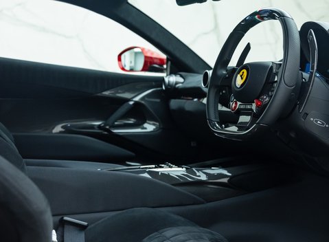 Ferrari 812 Competizione 13
