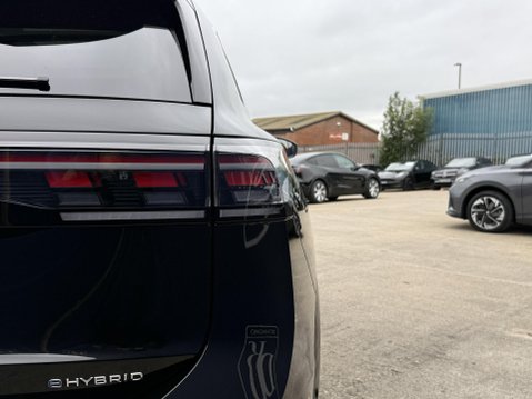Volkswagen Tiguan 1.5 TSI eHybrid 19.7kWh R-Line SUV 5dr Petrol Plug-in Hybrid DSG Euro 6 (s/ 19