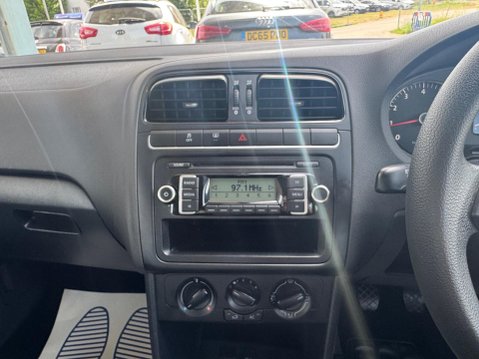 Volkswagen Polo 1.2 S Euro 5 5dr (A/C) 23