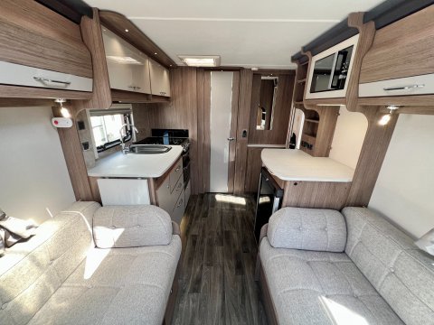 Coachman VIP 460 17