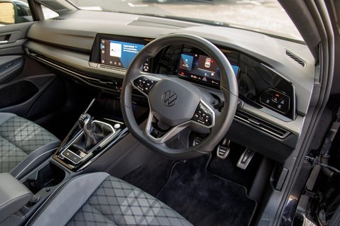 Volkswagen Golf R-LINE TSI 4