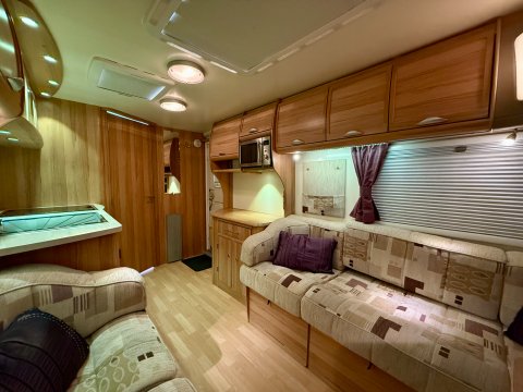 Bailey Unicorn Seville  26