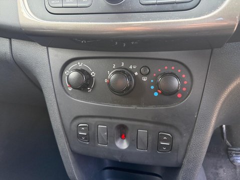 Dacia Sandero Stepway 0.9 TCe Ambiance Euro 5 5dr 21