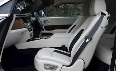 Rolls-Royce Dawn 17