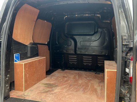 Ford Transit Courier LIMITED 38