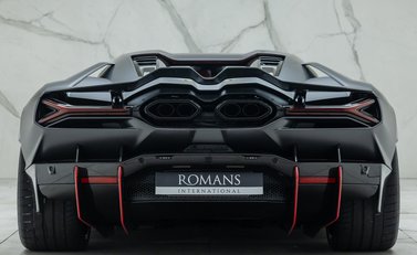 Lamborghini Revuelto 10