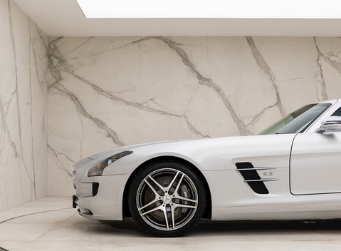 Mercedes-Benz SLS AMG 24