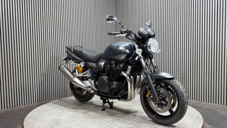 Yamaha XJR1300 RACER 2015 13K MOT MARCH 2027 WARRANTY MUSCLE BIKE 2