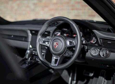 Porsche 911 (991.2) Targa 4 GTS 13