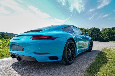 Porsche 911 CARRERA GTS 25