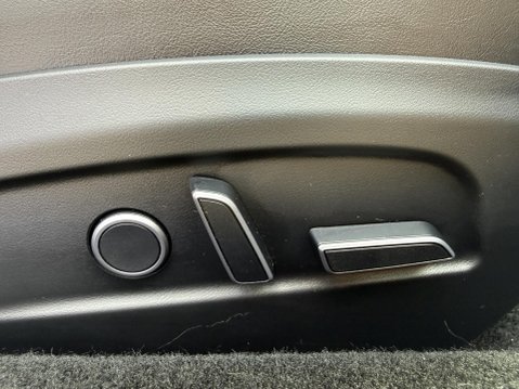 Tesla Model 3 Saloon 4dr Electric Auto RWD (208 ps) 33