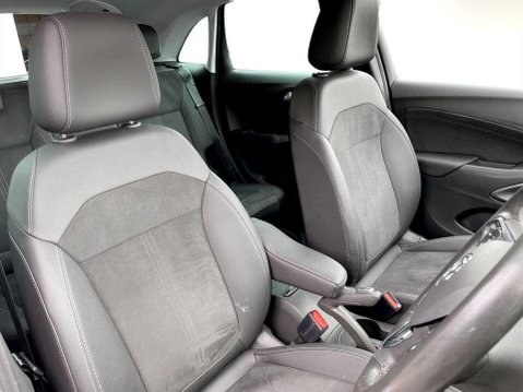 Vauxhall Crossland 1.5 Turbo D Ultimate SUV 5dr Diesel Manual Euro 6 (s/s) (110 ps) Air Con - 11