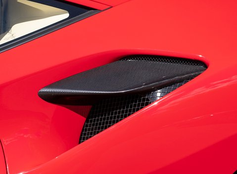 Ferrari F8 Tributo 30