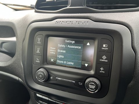 Jeep Renegade (Sold) 1.4T MultiAirII Longitude SUV 5dr Petrol DDCT Euro 6 (s/s) (140 ps) 31