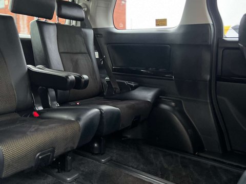 Toyota Vellfire GOLDEN EYES II V6 21