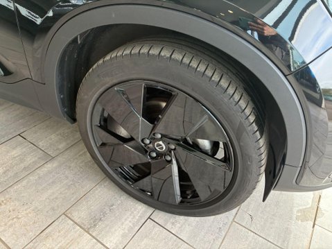 Volvo XC40 2.0 B4 MHEV Plus Black Edition DCT Auto Euro 6 (s/s) 5dr 19