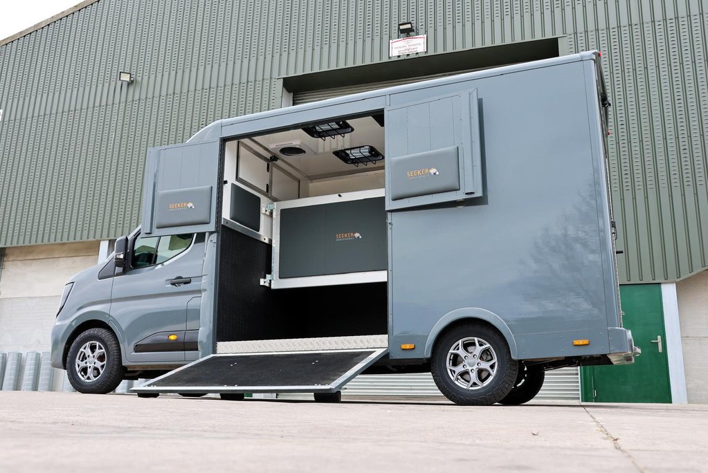 Renault Master 2026 Brand new 3.5 ton  AUTOMATIC Stallion build WITH REAR BED OPTION   4