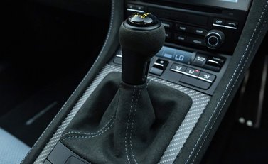 Porsche Cayman GT4 RS (718) 19