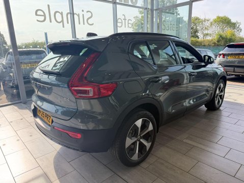 Volvo XC40 2.0 B4 MHEV Plus Dark DCT Auto Euro 6 (s/s) 5dr 7