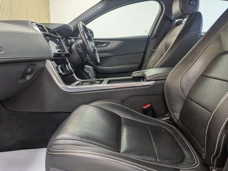 Jaguar XE 2.0 XE R-Dynamic S D Auto 4dr 34
